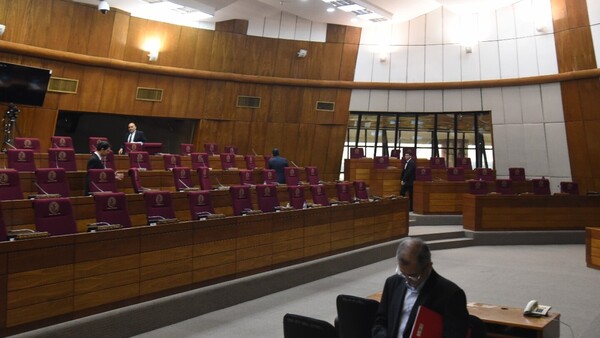 Cartistas no dan quórum a sesión y archivan pensiones para personas con discapacidad