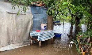 El avance del río Paraguay empieza a afectar a pobladores en Villeta - OviedoPress