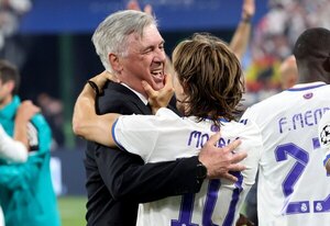 Versus / El madridismo se engalana para despedir a las leyendas Ancelotti y Modric