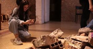 Diario HOY | Visita comentada de la muestra “Posdata” en Fundación Texo