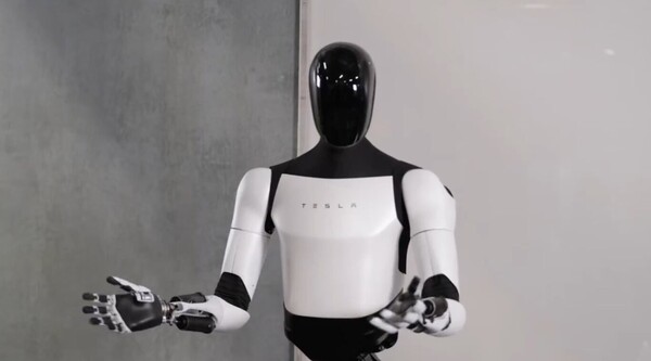 Tesla muestra avances de su robot humanoide Optimus