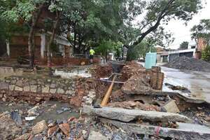 Bonos G8: Desagüe pluvial de Nenecho colapsa tras lluvias y vecinos temen derrumbes - Nacionales - ABC Color