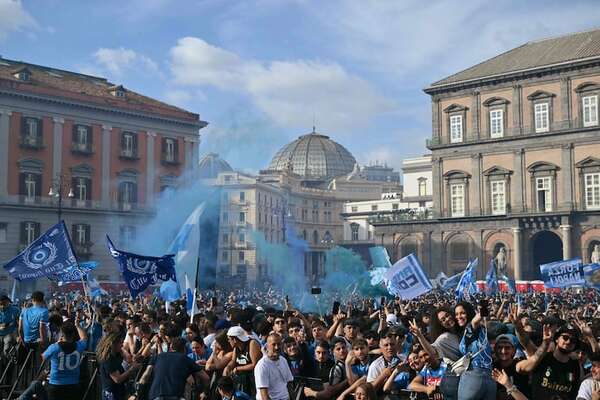 Serie A de Italia: Pura emoción y ansiedad en la plaza de Napoli - Fútbol Internacional - ABC Color