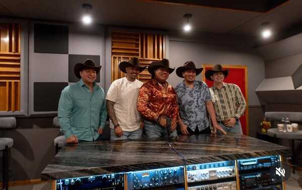 Bronco lanzó su nuevo disco “Tour 45 en Vivo” - trece