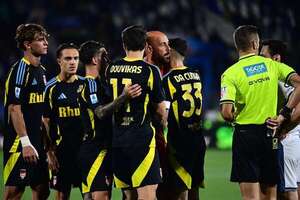 Pepe Reina se despide del fútbol entre frustración y ovación - Fútbol Italiano - ABC Color