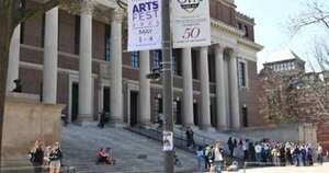 La Nación / Harvard: bloquean el veto a inscripción de extranjeros
