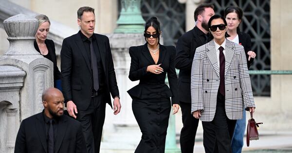La Nación / Kardashian, “satisfecha” con sentencia a atracadores en París