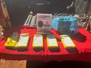 Horqueta: incautan cerca de 5 kilos de cocaína y un automóvil  - Policiales - ABC Color