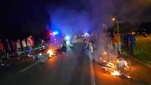 Tragedia en San Pedro: Choque entre motociclistas deja dos muertos y dos niños heridos