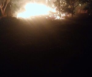 Incendio arrasa vivienda de joven pareja
