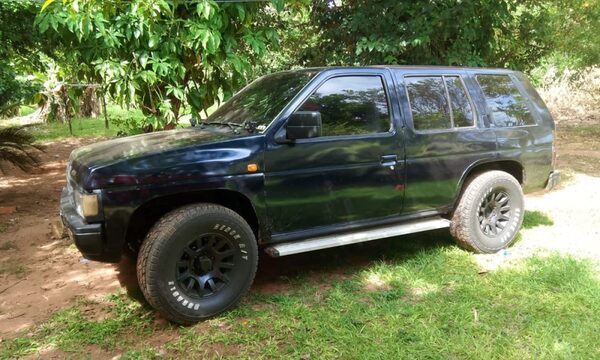 Roban camioneta durante serenata en Minga Guazú