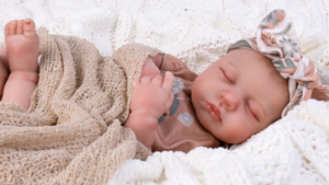 Bebés reborn: muñecos tratados como bebés reales, útiles en terapias contra el Alzheimer