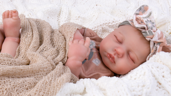 Bebés reborn: muñecos tratados como bebés reales, útiles en terapias contra el Alzheimer