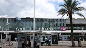 Vuelve paulatinamente la luz a Cannes tras cinco horas de apagón en el cierre del festival