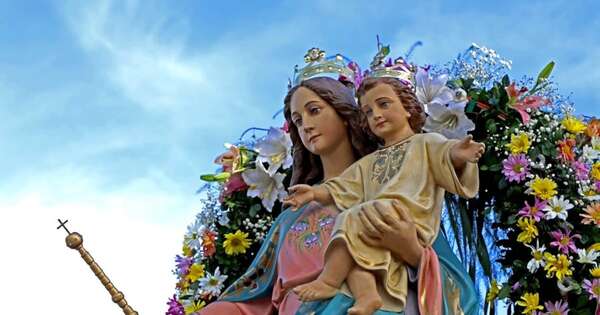 La Nación / El Día de María Auxiliadora convoca a cientos de fieles en Asunción