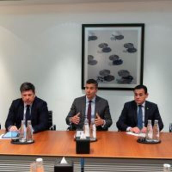 El presidente Santiago Peña lidera diálogo con G42, el mayor holding tecnológico y de inteligencia artificial del Medio Oriente :: Presidencia de la República del Paraguay