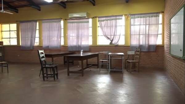 Postulantes a docentes no se presentan a rendir nuevo examen tras fraude - Nacionales - ABC Color