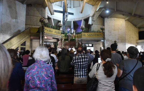 Fiesta de María Auxiliadora: una devoción que atraviesa generaciones - Nacionales - ABC Color
