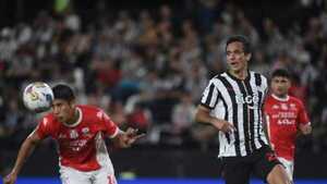 Libertad vuelve a ganar y acaricia el título