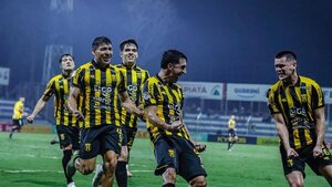 Guaraní gana y sigue teniendo una mínima chance
