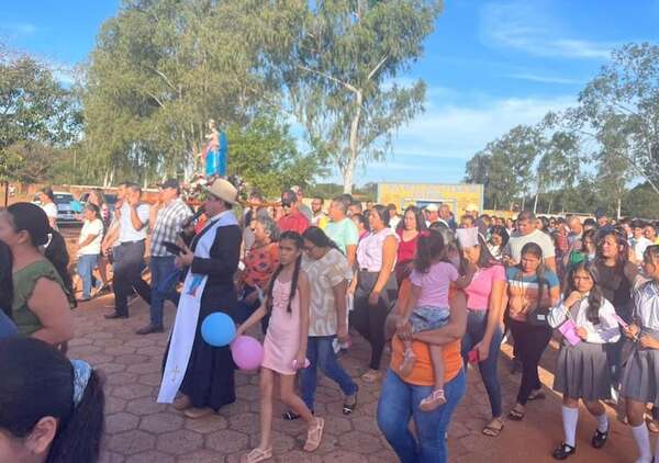 Rinden homenaje a María Auxiliadora en Bella Vista Norte, con arte y espíritu de fe - Nacionales - ABC Color
