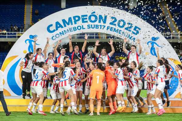 ¡La Albirroja Femenina Sub 17 en lo más alto del Sudamericano! | Unicanal