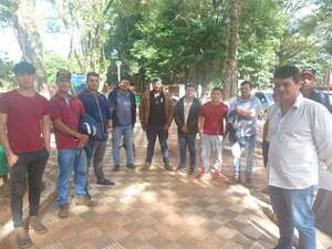Productores de Santa Rosa del Aguaray en disputa por tractor agrícola entregado por el MAG - Nacionales - ABC Color