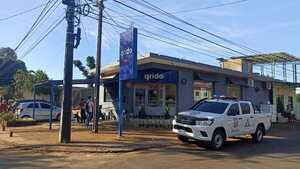 Motochorros roban unos G. 3 millones durante violento asalto a heladería - La Clave