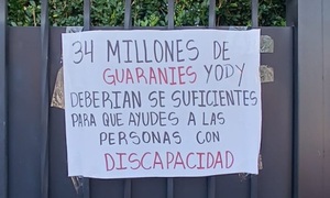 Escrachan a Miguel del Puerto por hacer el vacío a sesión sobre pensión para personas con discapacidad - OviedoPress
