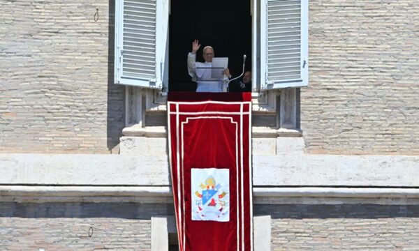 El papa pide “coraje y perseverancia” para los involucrados en la búsqueda de la paz