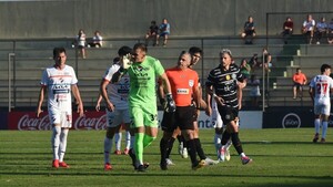 Empate con final caliente en barrio Obrero