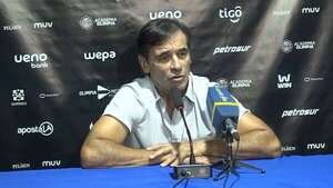 Fabián Bustos gestiona “ajustes” en el plantel con los dirigentes - Fútbol - ABC Color