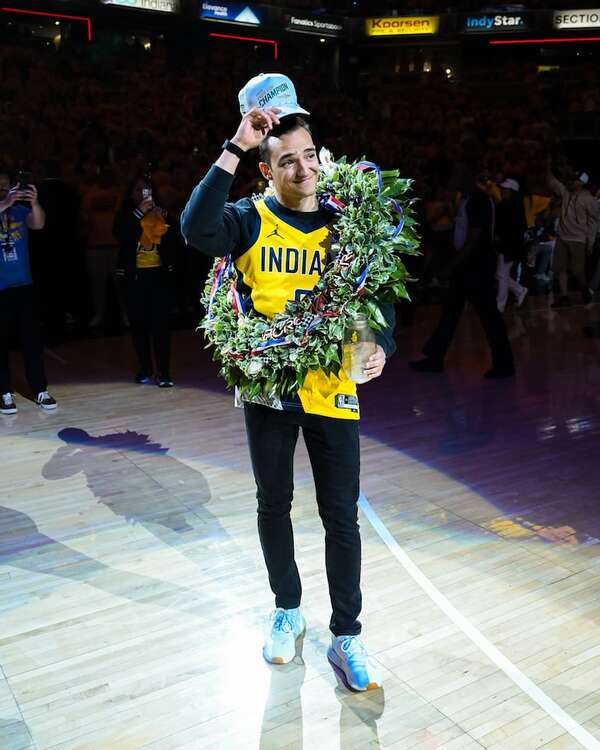 Palou acude al Pacers-Knicks de la NBA tras conquistar las 500 Millas de Indianápolis - Polideportivo - ABC Color