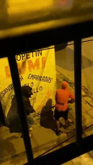 Vídeo: nuevamente grupos rivales se enfrentan a tiros en la Chacarita - Policiales - ABC Color