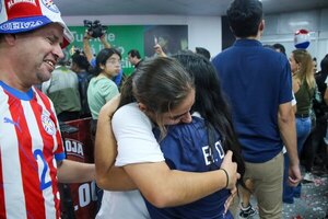 Versus / Emotivo recibimiento a las flamantes campeonas continentales