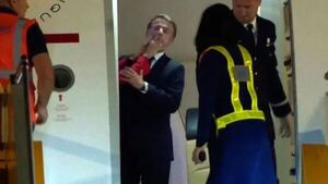 Video viral: Presidencia francesa minimiza incidente entre Macron y su esposa en Vietnam