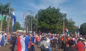 Multitudinaria caravana a favor de Miguel Prieto en Ciudad del Este – Prensa 5
