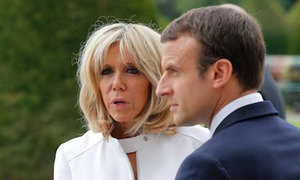 “Estábamos bromeando”: Macron minimiza “manotazo” de su esposa al bajar del avión - OviedoPress