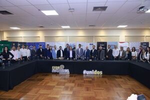 Presentan a Paraguay como un hub regional que se posiciona por su hidrovía y logística aérea