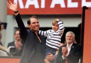 ¡Mirá las fotos más emotivas del homenaje a Rafa Nadal en Roland Garros!  - Gente - ABC Color
