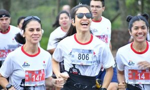 Con participación de 700 atletas se realizó la corrida solidaria de Cruz Roja en ITAIPU