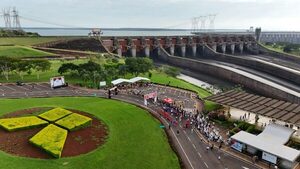 Con participación de 700 atletas se realizó la corrida solidaria de Cruz Roja en Itaipú - ADN Digital