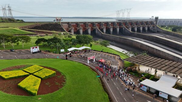 Con participación de 700 atletas se realizó la corrida solidaria de Cruz Roja en Itaipú - ADN Digital