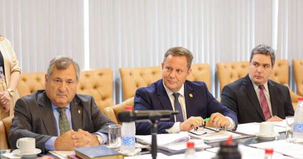 Diario HOY | Ministros de Corte se reunieron con senadores para debatir sobre “mafia de los pagarés”