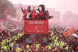 Premier League: Liverpool celebra el título, con incidentes al final - Fútbol Internacional - ABC Color