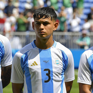 Versus / El paraguayo Soler le cerró las puertas a la Albirroja: "Mi corazón es de Argentina..."