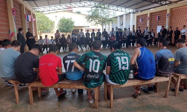 Estudiantes de Derecho UNA Caaguazú realizaron jornada de extensión en el Sembrador - OviedoPress