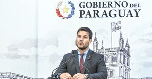 El Gobierno reconoce que echó a Mora por una denuncia penal, pero reaccionó un mes después