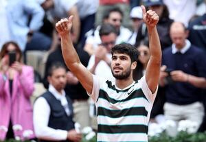 Alcaraz arranca la defensa de Roland Garros con triunfo sin fisuras ante Zeppieri - Polideportivo - ABC Color