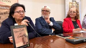 Emotivo lanzamiento del libro Una carta al corazón en El Cabildo